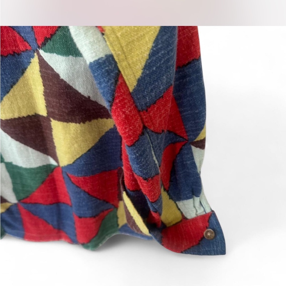 Gilded Intent Multicolor Geometric Top - Picture 5 of 10